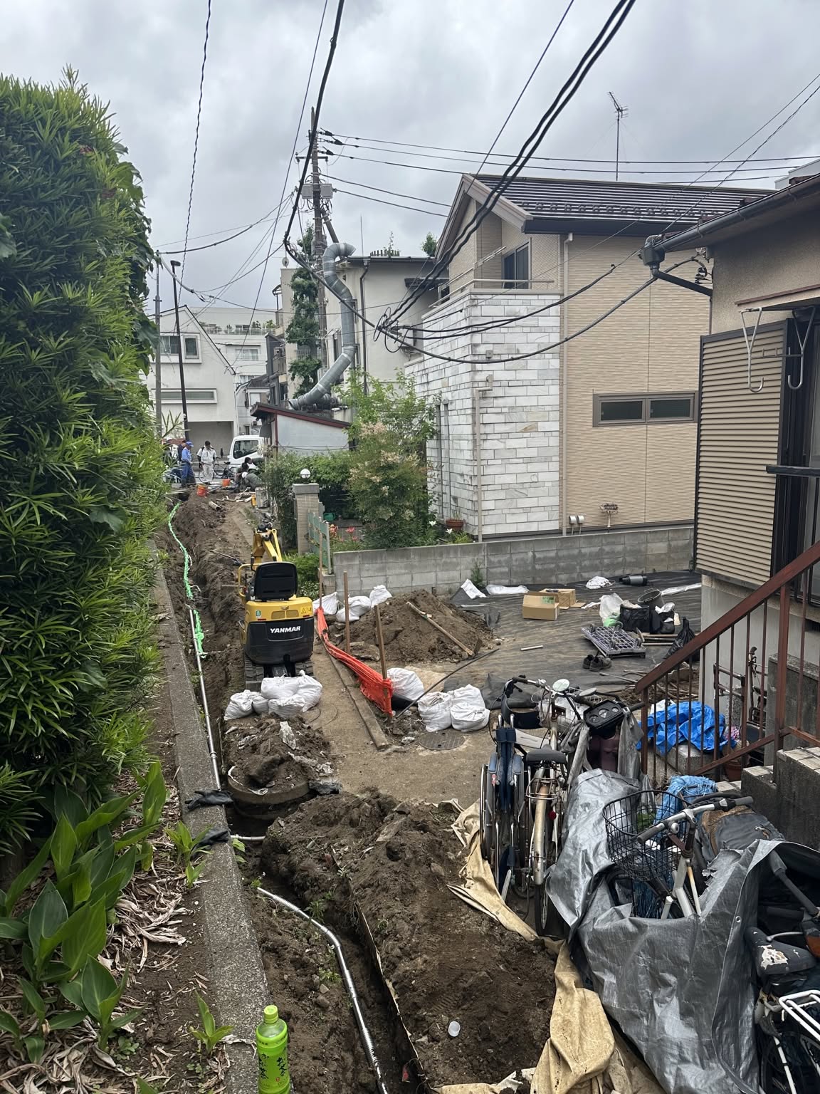 私道の掘削工事を実施中|通行掘削承諾が不動産売却に与える影響 私道の掘削工事を実施中|通行掘削承諾が不動産売却に与える影響